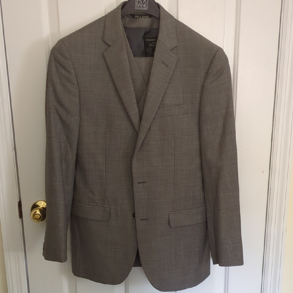 Jos A Bank Traveler's Collection Slim Fit Professional Style
